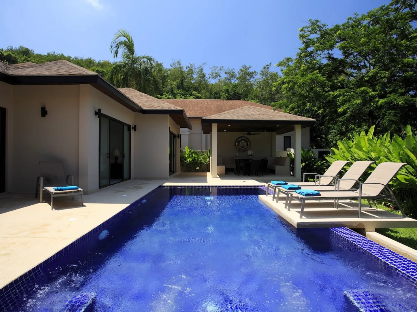 Вилла "Оникс", 4 спальни, вилла с бассейном и джакузи, Най Харн - Nai Harn, Phuket - Фото 4