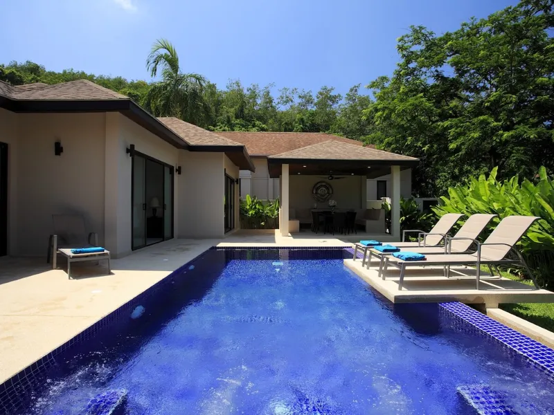 Вилла "Оникс", 4 спальни, вилла с бассейном и джакузи, Най Харн - Nai Harn, Phuket - Главное фото