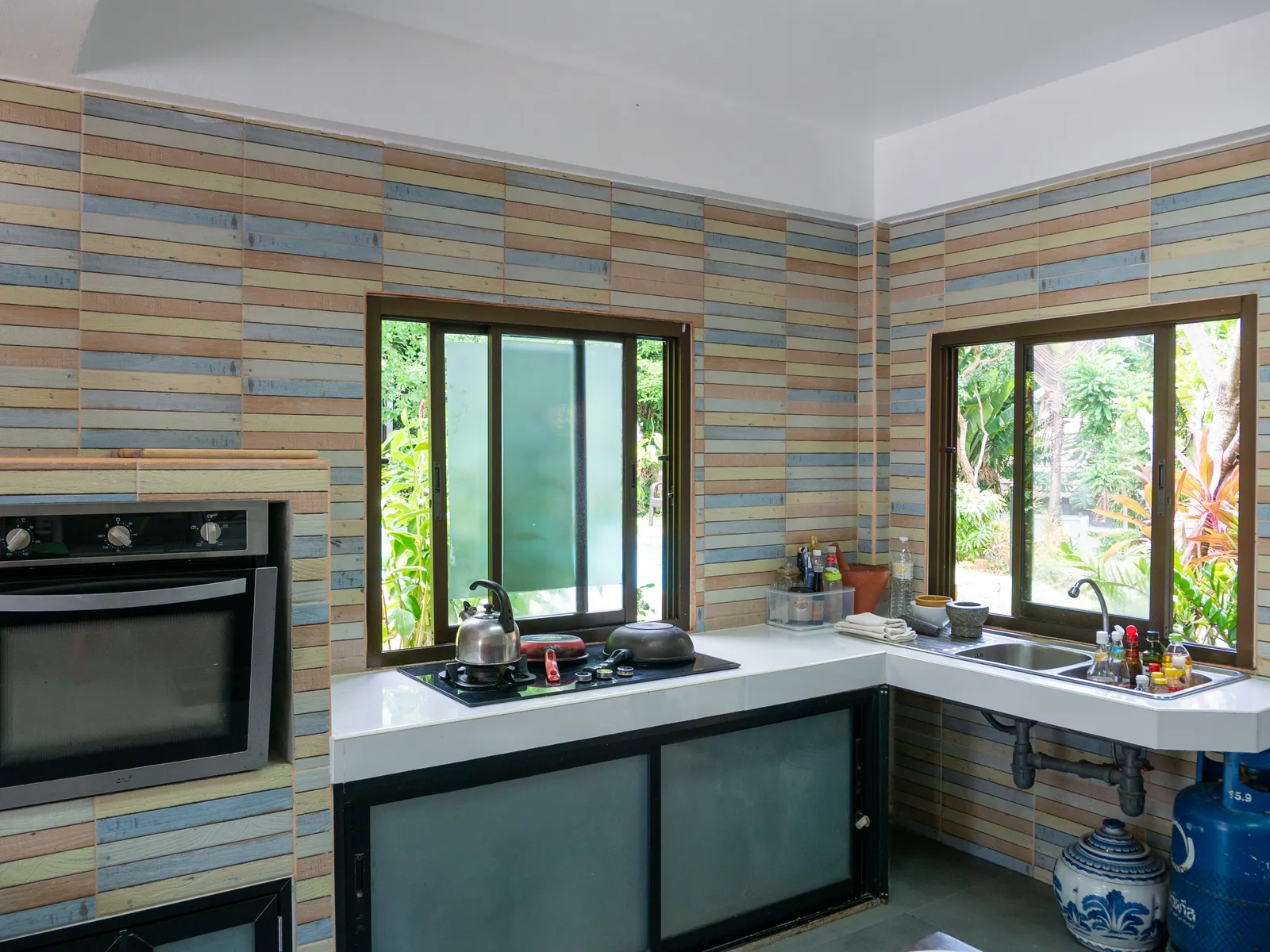 7-Bedroom Estate with Pool and Guest Bungalows, Rawai, Freehold - Rawai, Phuket - Photo 51