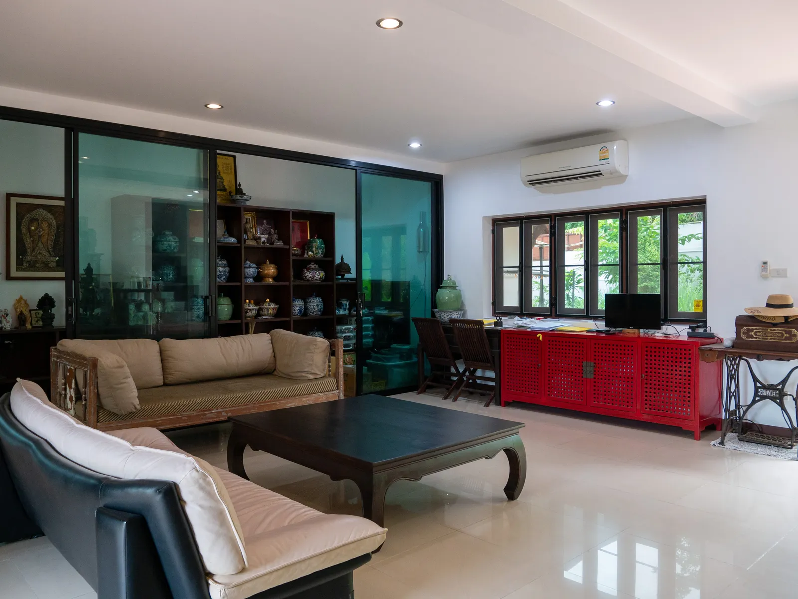 7-Bedroom Estate with Pool and Guest Bungalows, Rawai, Freehold - Rawai, Phuket - Photo 12