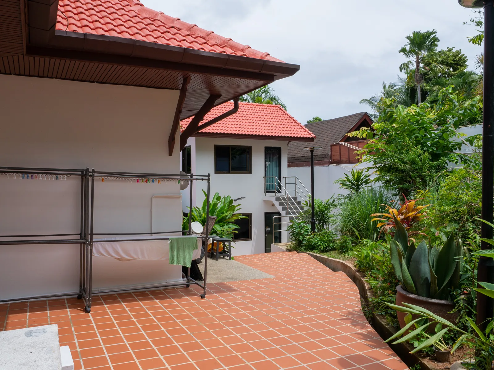 7-Bedroom Estate with Pool and Guest Bungalows, Rawai, Freehold - Rawai, Phuket - Photo 3