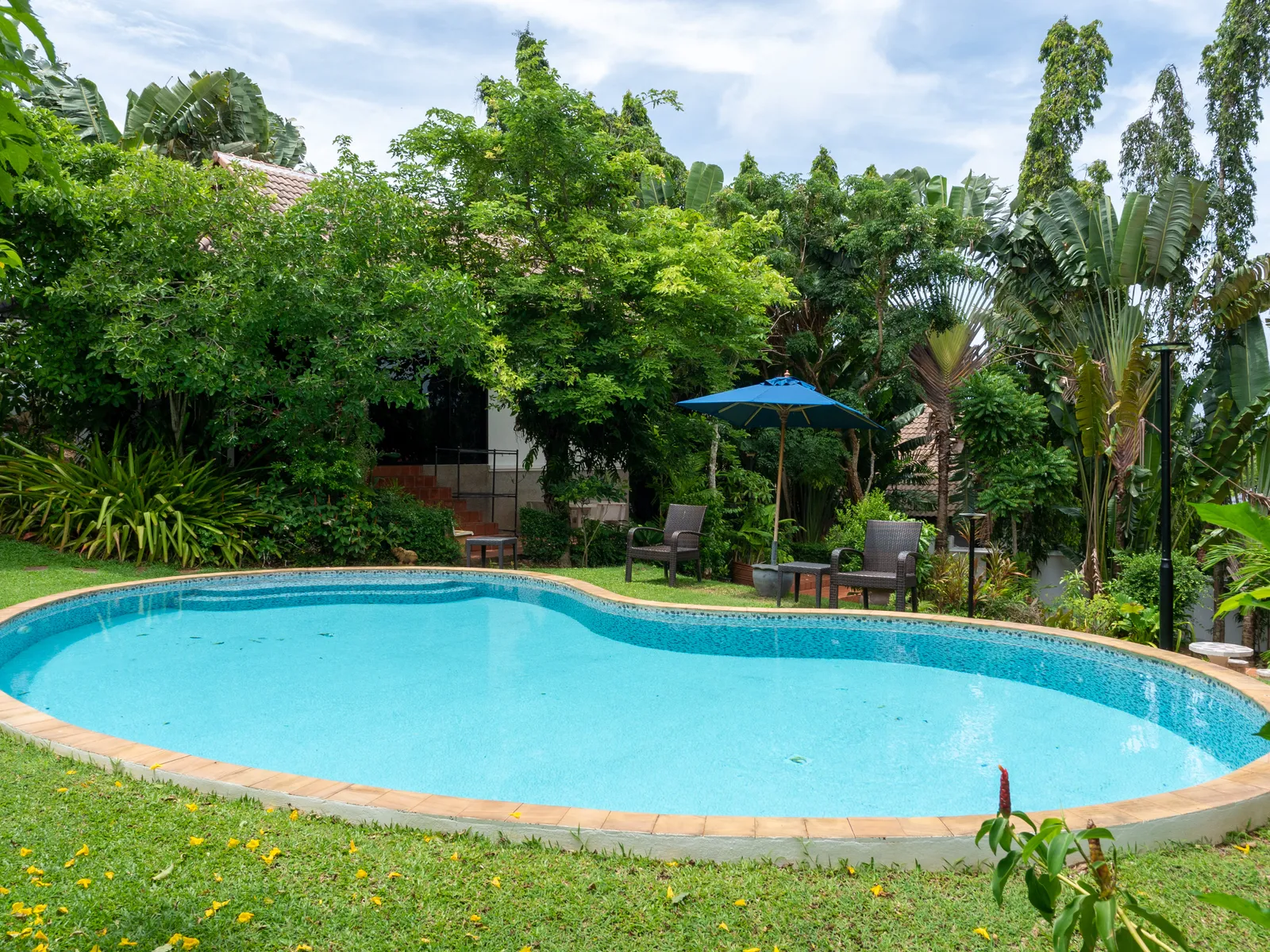 7-Bedroom Estate with Pool and Guest Bungalows, Rawai, Freehold - Rawai, Phuket - Photo 45