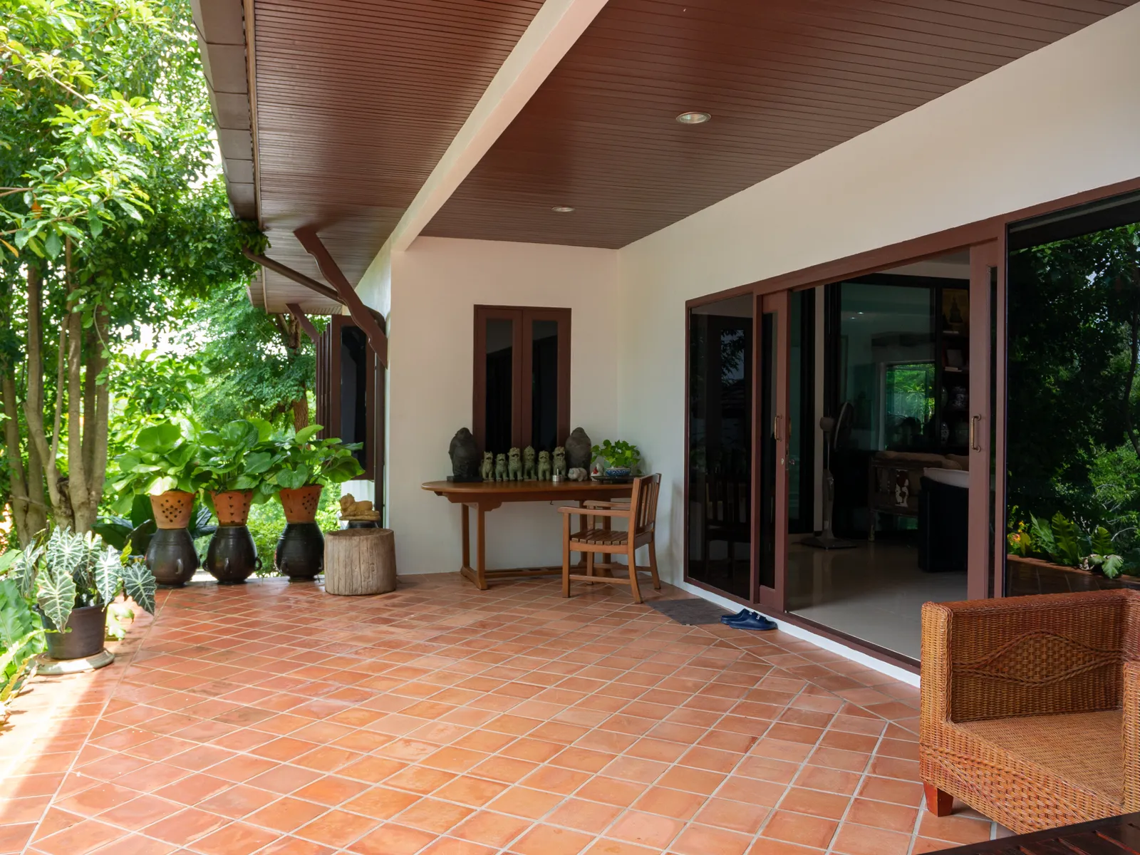 7-Bedroom Estate with Pool and Guest Bungalows, Rawai, Freehold - Rawai, Phuket - Photo 38