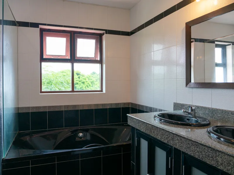 7-Bedroom Estate with Pool and Guest Bungalows, Rawai, Freehold - Rawai, Phuket - Main photo