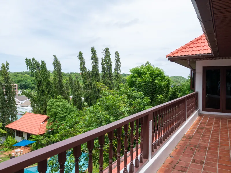7-Bedroom Estate with Pool and Guest Bungalows, Rawai, Freehold - Rawai, Phuket - Main photo