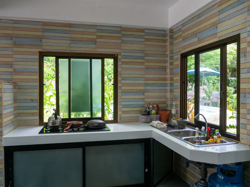 7-Bedroom Estate with Pool and Guest Bungalows, Rawai, Freehold - Rawai, Phuket - Main photo