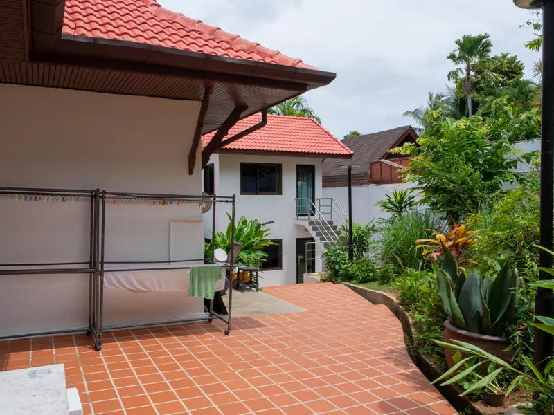 7-Bedroom Estate with Pool and Guest Bungalows, Rawai, Freehold - Rawai, Phuket - Main photo
