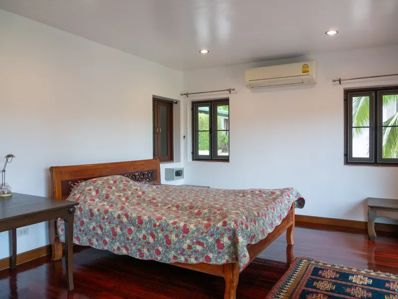 7-Bedroom Estate with Pool and Guest Bungalows, Rawai, Freehold - Rawai, Phuket - Main photo