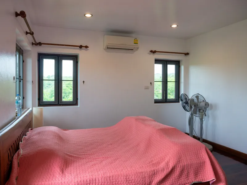 7-Bedroom Estate with Pool and Guest Bungalows, Rawai, Freehold - Rawai, Phuket - Main photo