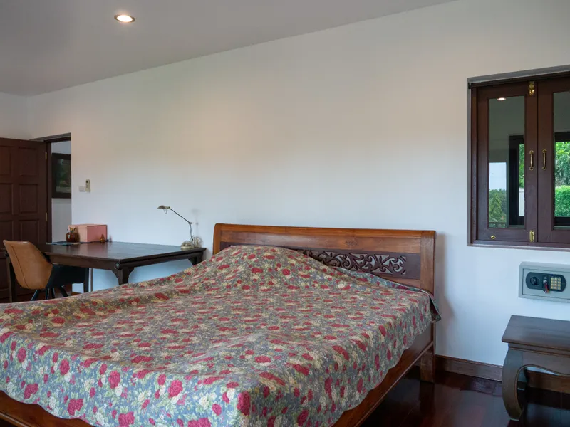 7-Bedroom Estate with Pool and Guest Bungalows, Rawai, Freehold - Rawai, Phuket - Main photo