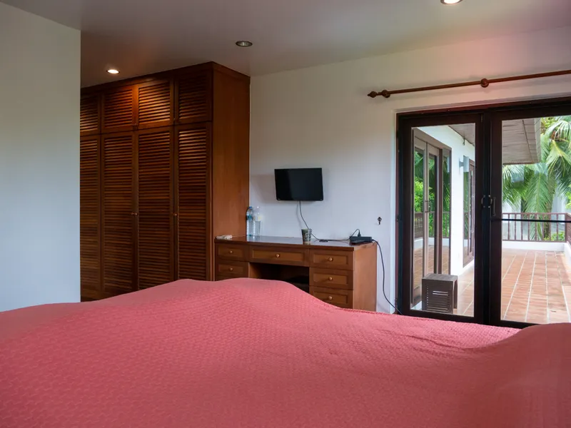 7-Bedroom Estate with Pool and Guest Bungalows, Rawai, Freehold - Rawai, Phuket - Main photo