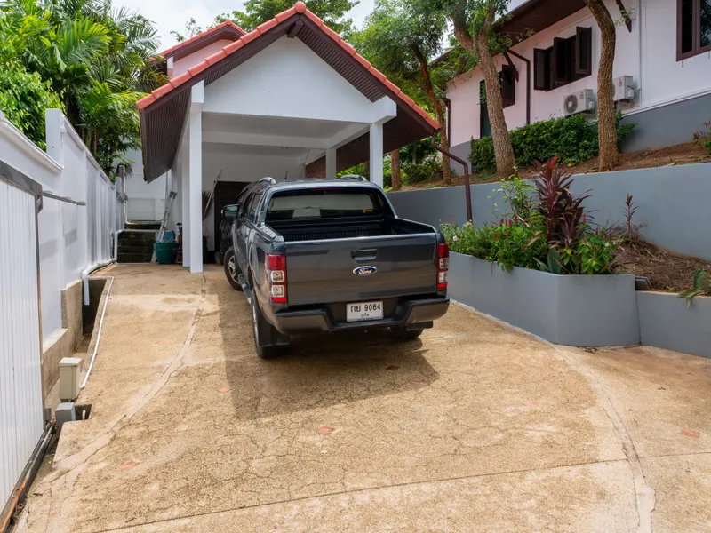 7-Bedroom Estate with Pool and Guest Bungalows, Rawai, Freehold - Rawai, Phuket - Main photo