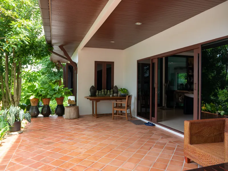 7-Bedroom Estate with Pool and Guest Bungalows, Rawai, Freehold - Rawai, Phuket - Main photo