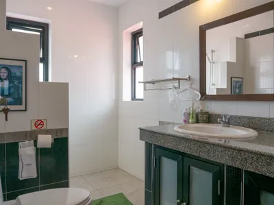 7-Bedroom Estate with Pool and Guest Bungalows, Rawai, Freehold - Rawai, Phuket - Photo 36