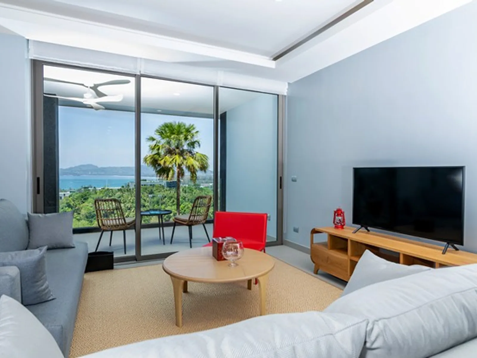 1-Bedroom Sea View Condo for Sale, Surin Beach, Freehold - Surin Beach, Phuket - Photo 1
