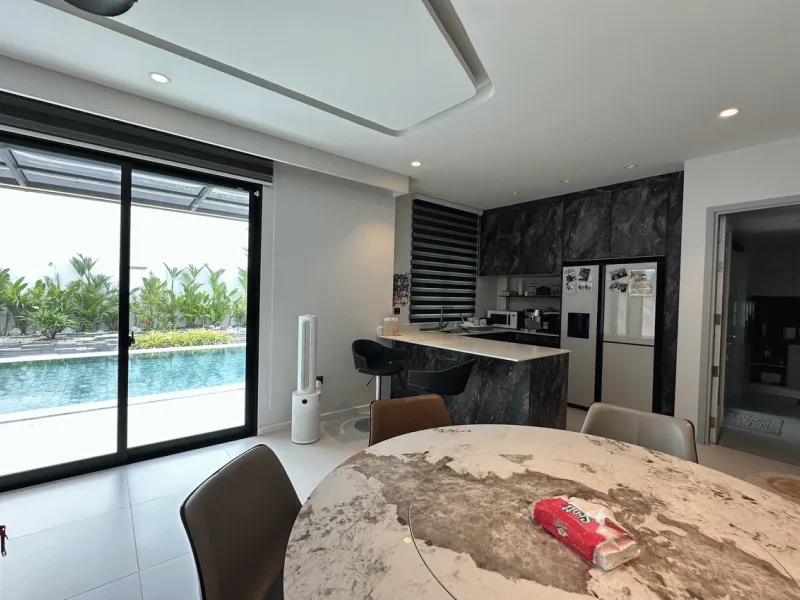 Современная вилла с 5 спальнями и бассейном в Пхукет-Тауне - Phuket Town, Phuket - Главное фото