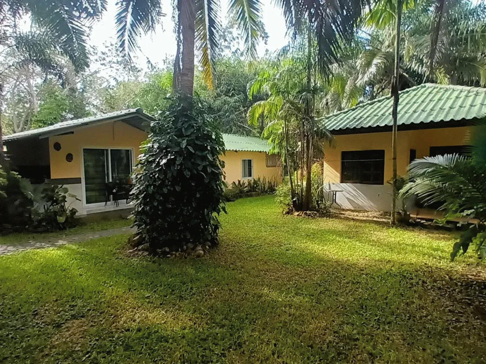 Secluded 4-Bedroom Property on 800 sqm, Rawai, Freehold - Rawai, Phuket - Photo 9