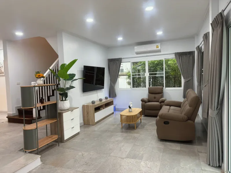 Land & Houses Chalong, 3-Bedroom Family Home for Rent, Chalong - Chalong, Phuket - Main photo