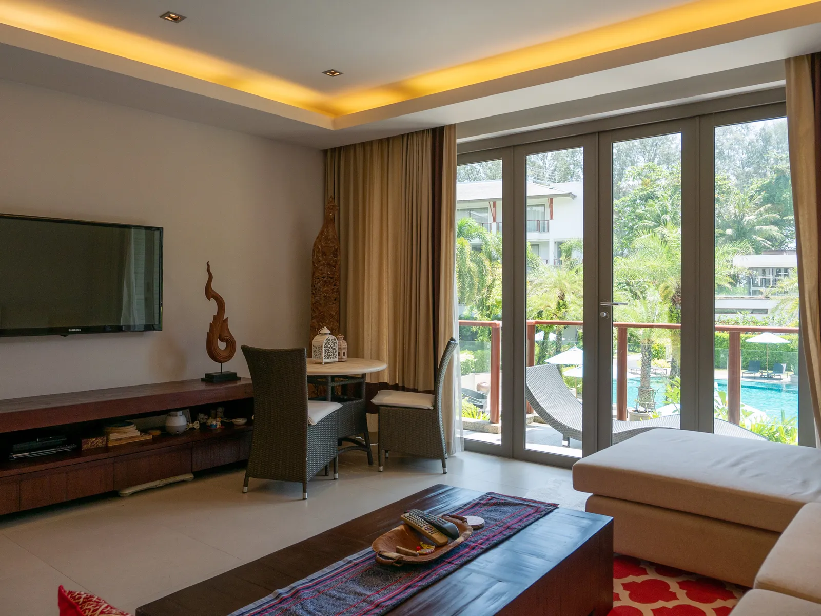 2-Bedroom Pool View Condo for Sale, Nai Thon, Near Airport - Nai Thon, Phuket - Photo 6