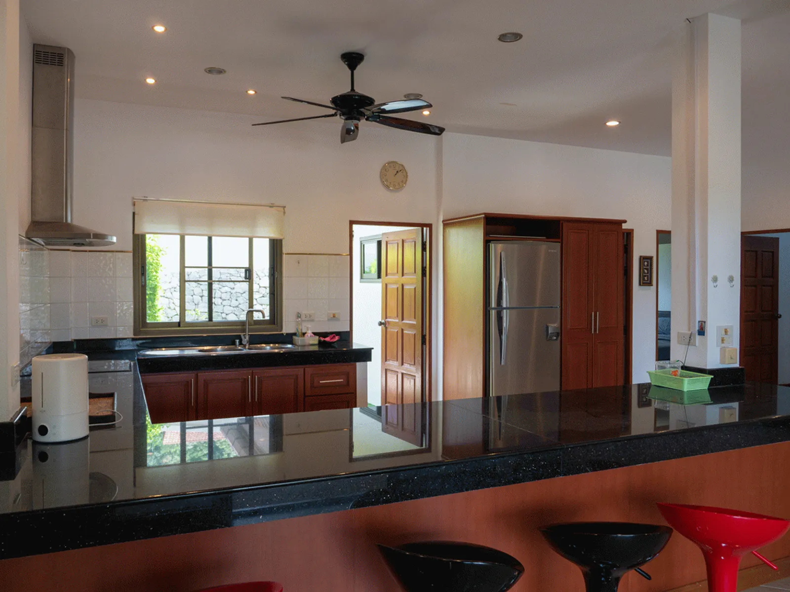 Private Pool Villa with 2 Separate Houses | 5 Bedrooms | Leasehold - Rawai, Phuket - Photo 37