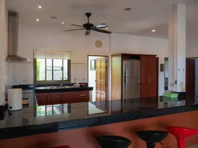 Private Pool Villa with 2 Separate Houses | 5 Bedrooms | Leasehold - Rawai, Phuket - Photo 37