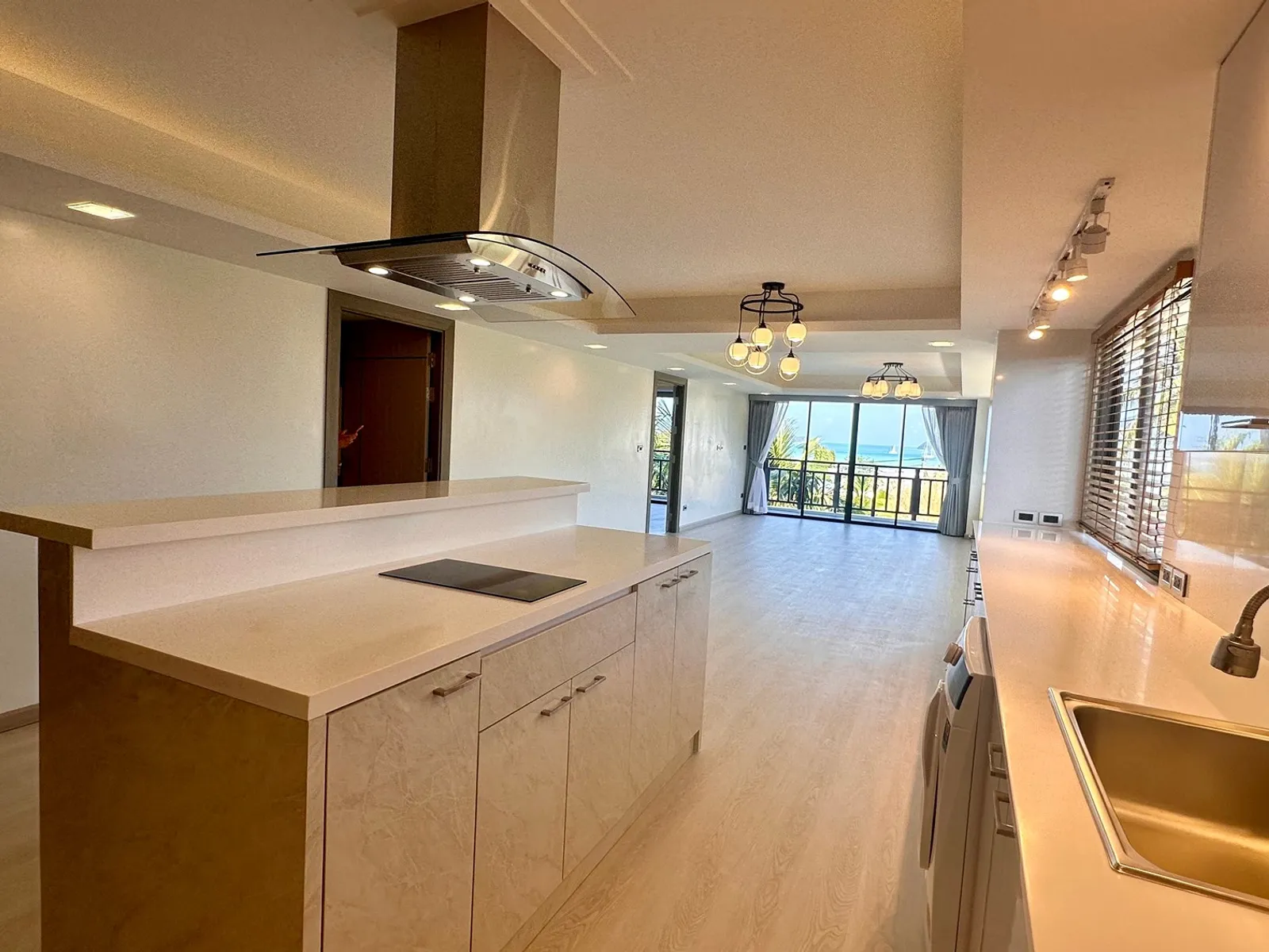 2-Bedroom Sea View Condo for Sale, Rawai, Fully Renovated - Rawai, Phuket - Photo 8