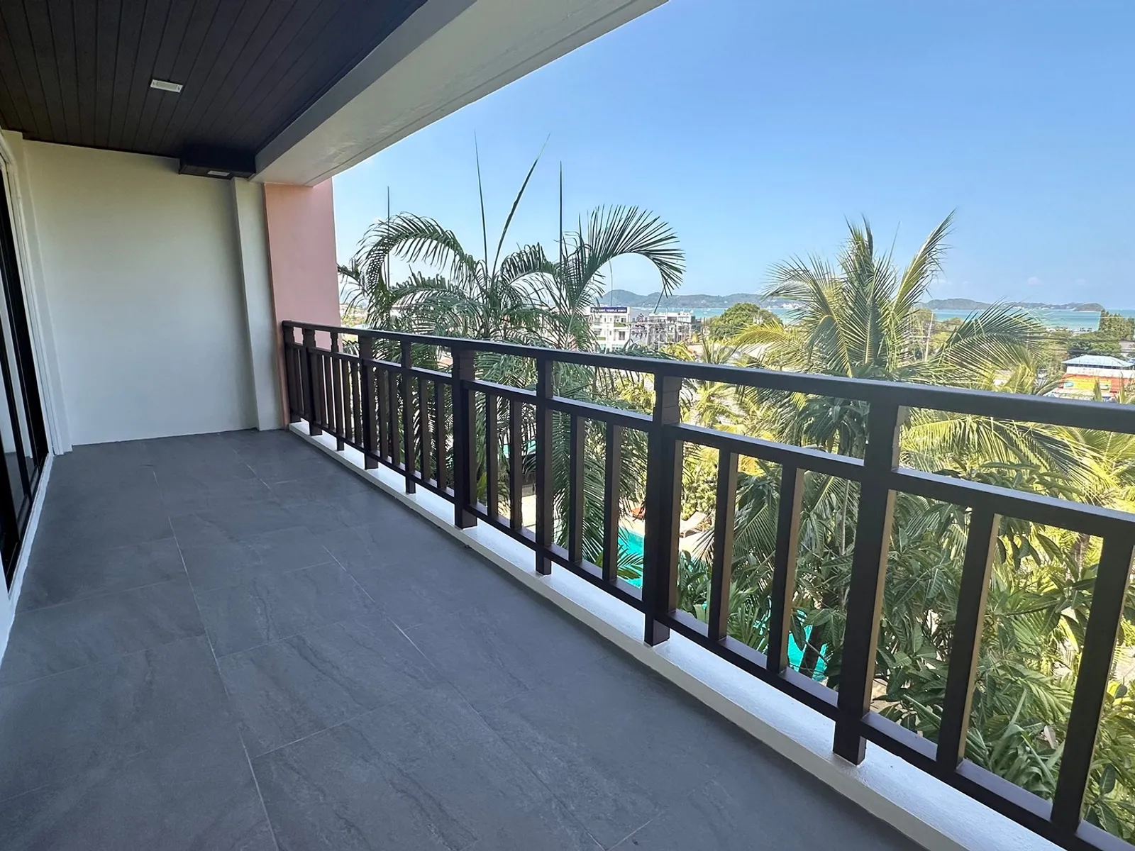 2-Bedroom Sea View Condo for Sale, Rawai, Fully Renovated - Rawai, Phuket - Photo 24