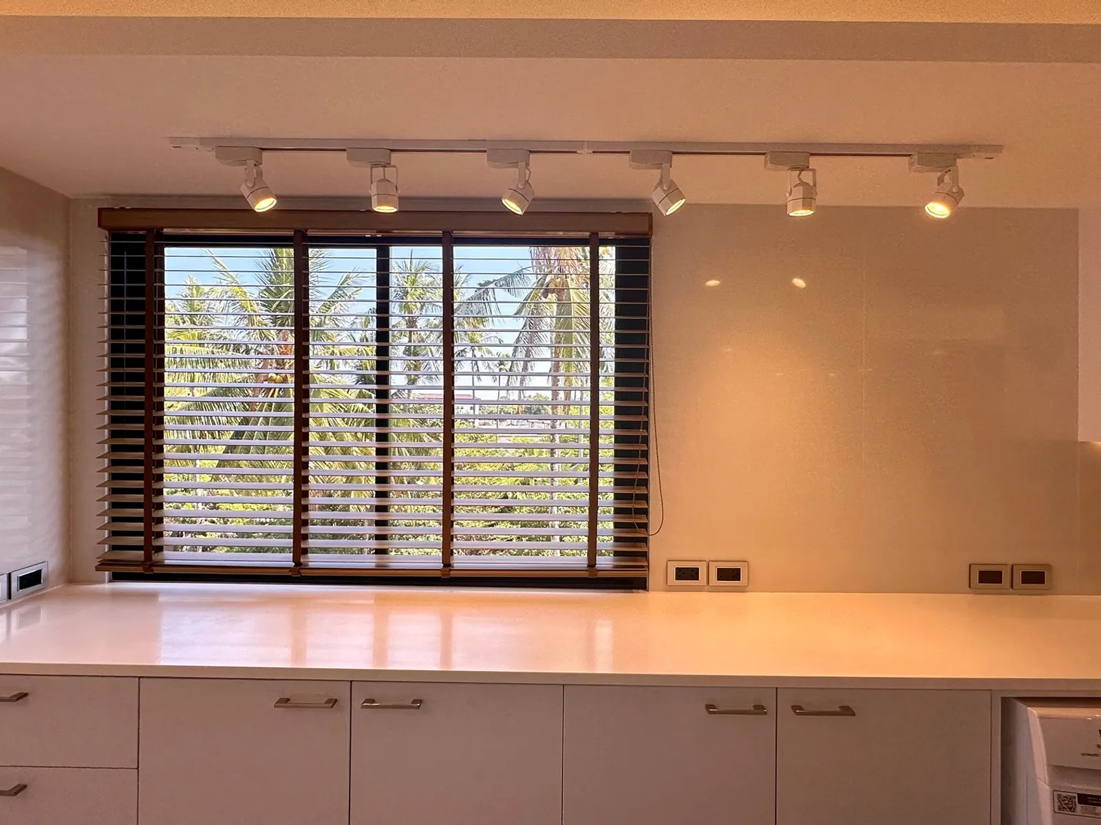 2-Bedroom Sea View Condo for Sale, Rawai, Fully Renovated - Rawai, Phuket - Photo 11