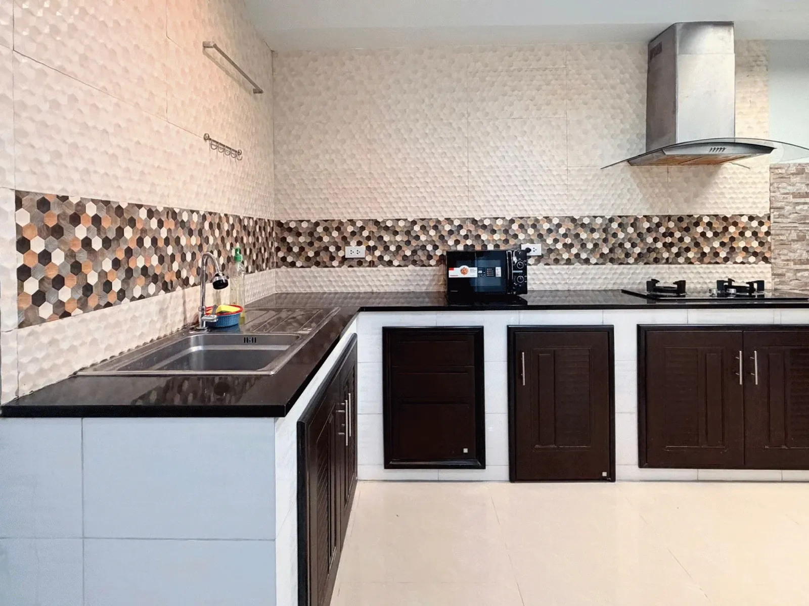 2-Bedroom House for Rent, Chalong, Affordable and Convenient - Chalong, Phuket - Photo 11