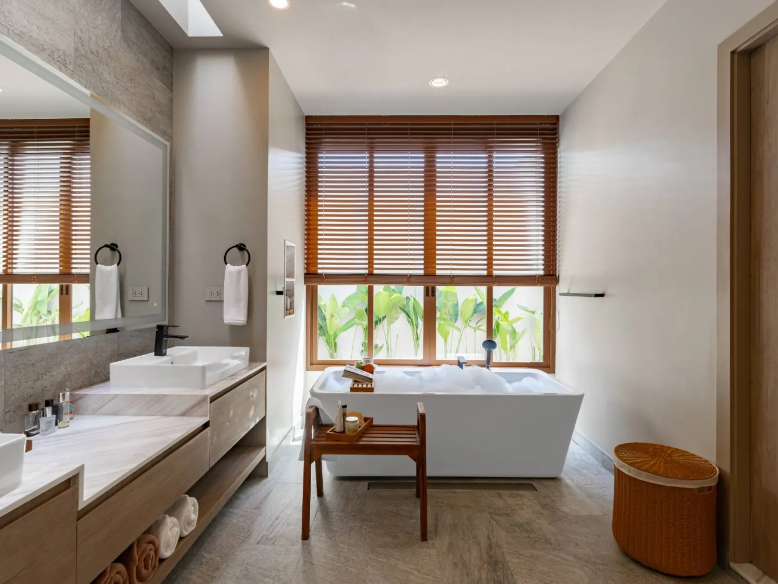 Tamarind Villa, 4-Bedroom Pool Villa for Rent, Chalong, Serviced - Chalong, Phuket - Photo 9