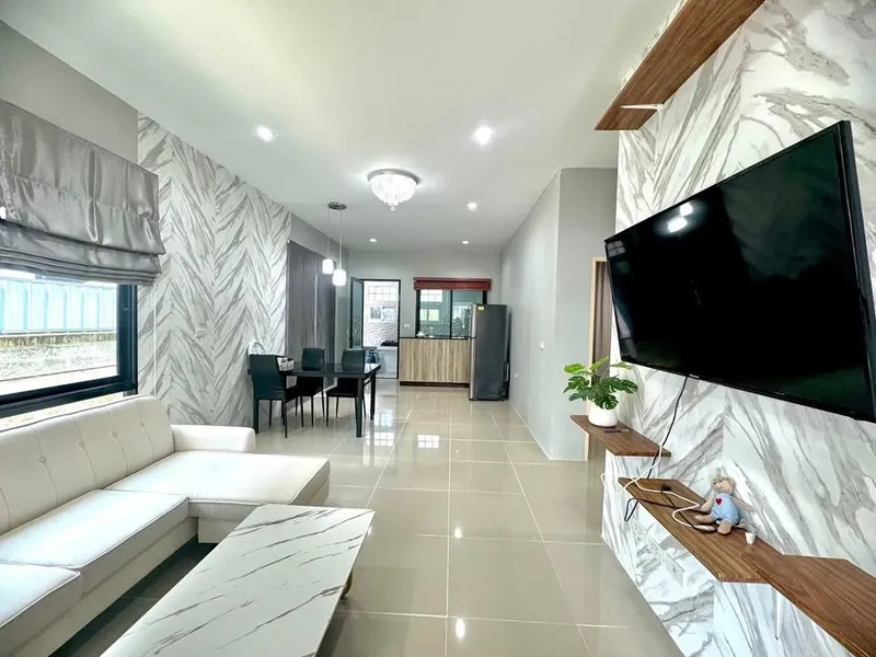 Villa 2 chambres à louer dans une communauté sécurisée à Chalong - Chalong, Phuket - Photo principale