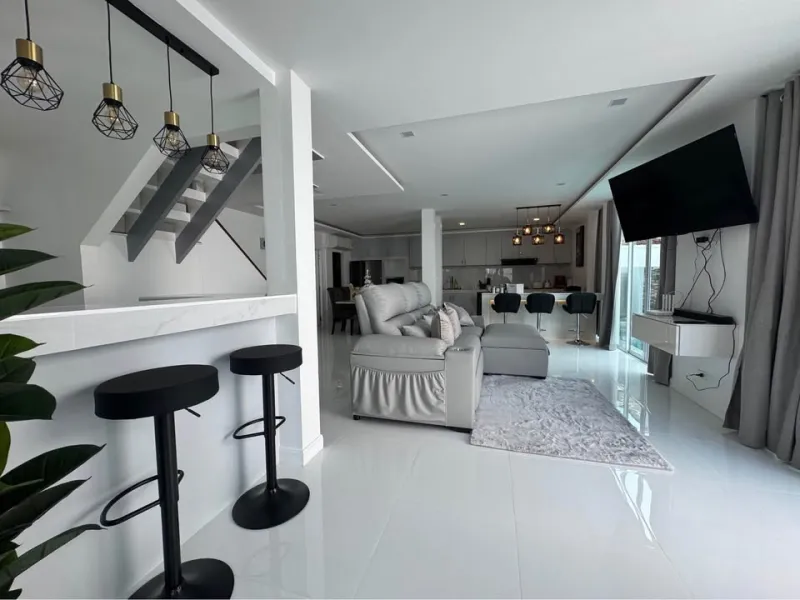 3-Bedroom Renovated Pool Villa for Rent, Chalong, Gated Estate - Chalong, Phuket - Main photo