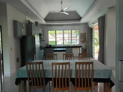 3-Bedroom Elevated Pool Villa for Rent, Rawai/Nai Harn Border - Rawai, Phuket - Photo 15
