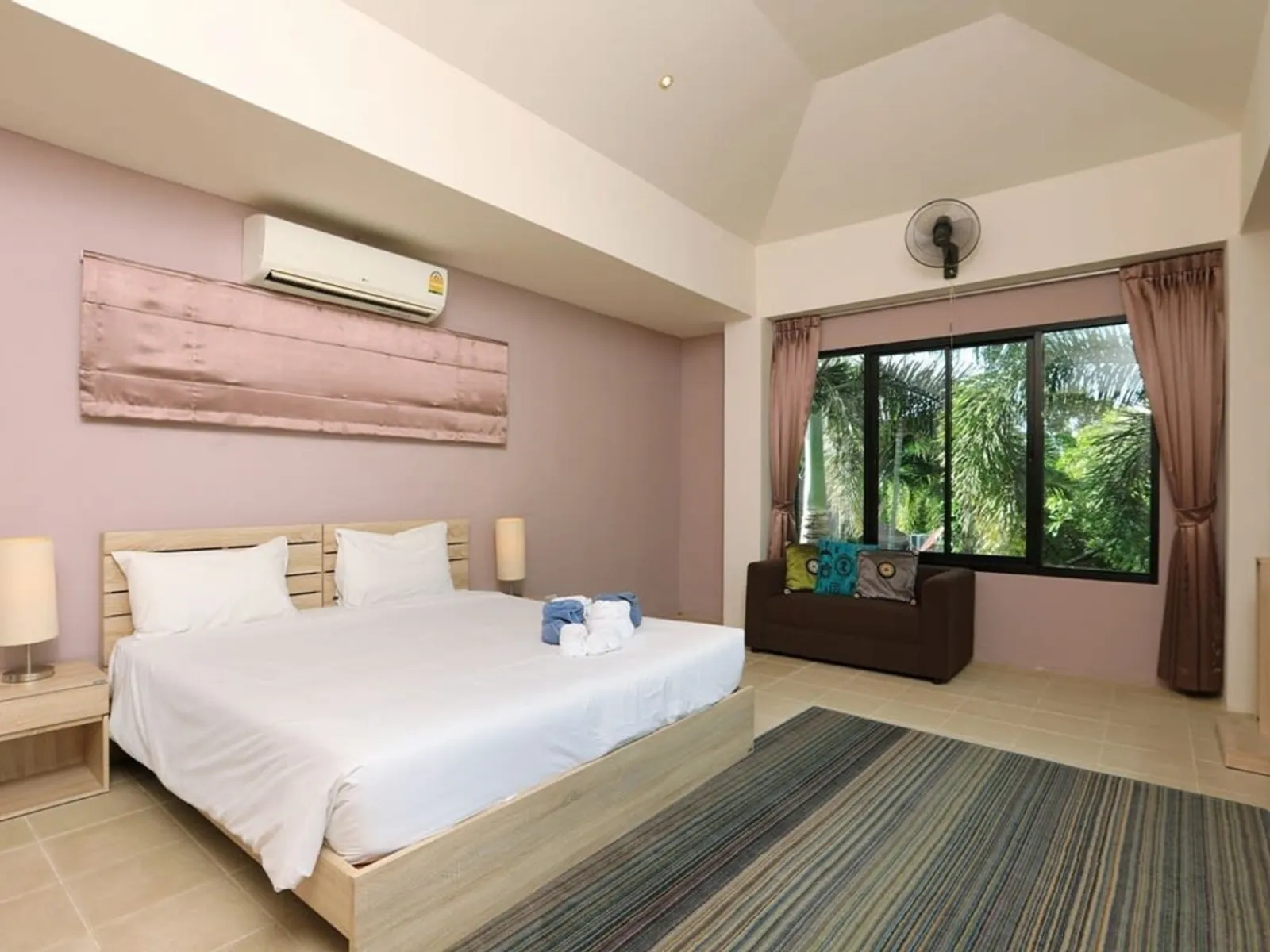 4-Bedroom Thai-Balinese Pool Villa for Sale, Rawai, Freehold - Rawai, Phuket - Photo 18
