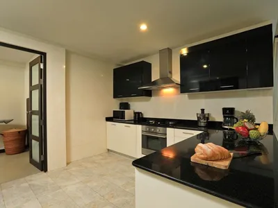 4-Bedroom Thai-Balinese Pool Villa for Sale, Rawai, Freehold - Rawai, Phuket - Photo 11