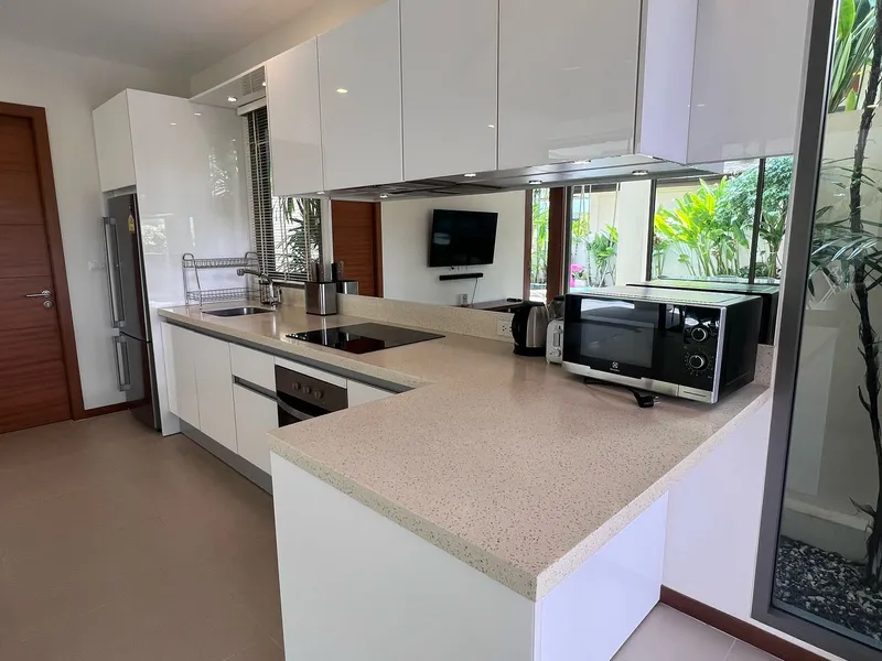 4-Bedroom House with Gym for Rent, Rawai, 800m to Beach - Rawai, Phuket - Main photo