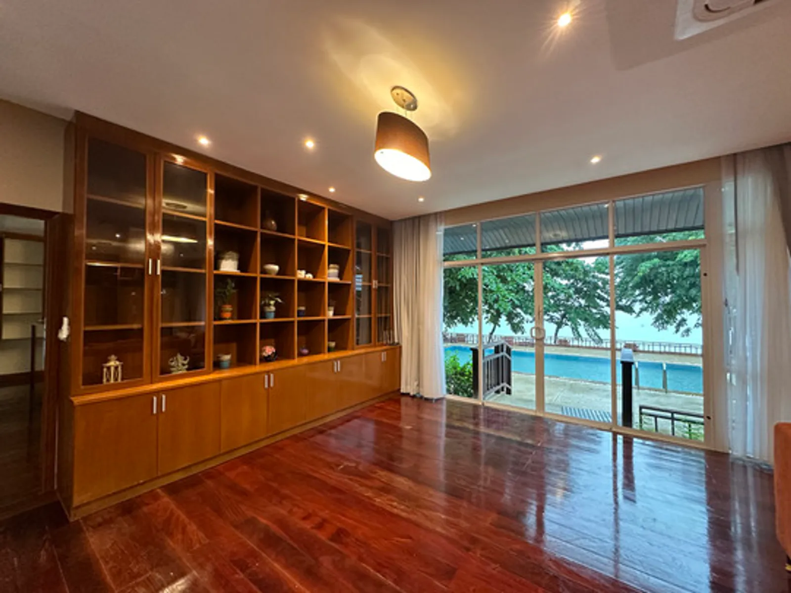 3-Bedroom Beachfront Pool Villa for Sale, Chalong, Freehold - Chalong, Phuket - Photo 10