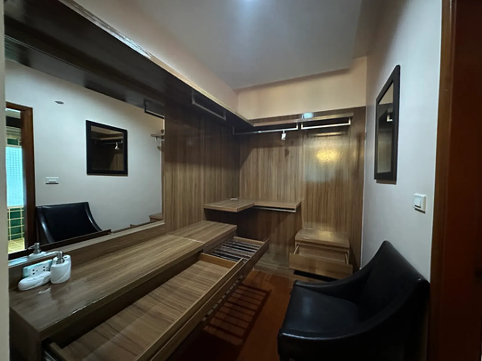 3-Bedroom Beachfront Pool Villa for Sale, Chalong, Freehold - Chalong, Phuket - Photo 21
