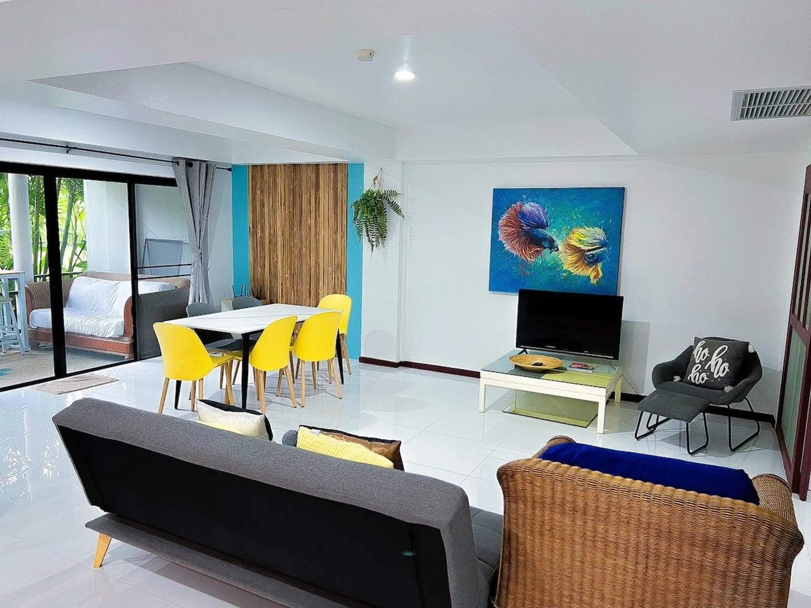 3-Bedroom Condo for Sale, Short Walk to Nai Harn Beach - Nai Harn, Phuket - Photo 1