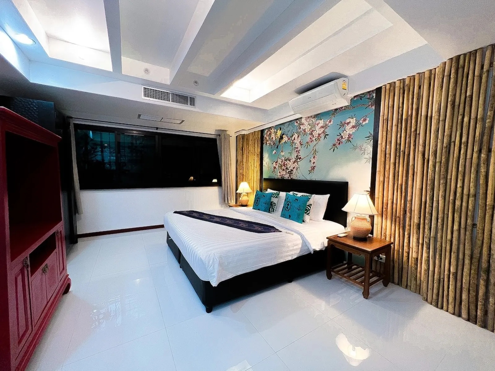 3-Bedroom Condo for Sale, Short Walk to Nai Harn Beach - Nai Harn, Phuket - Photo 9