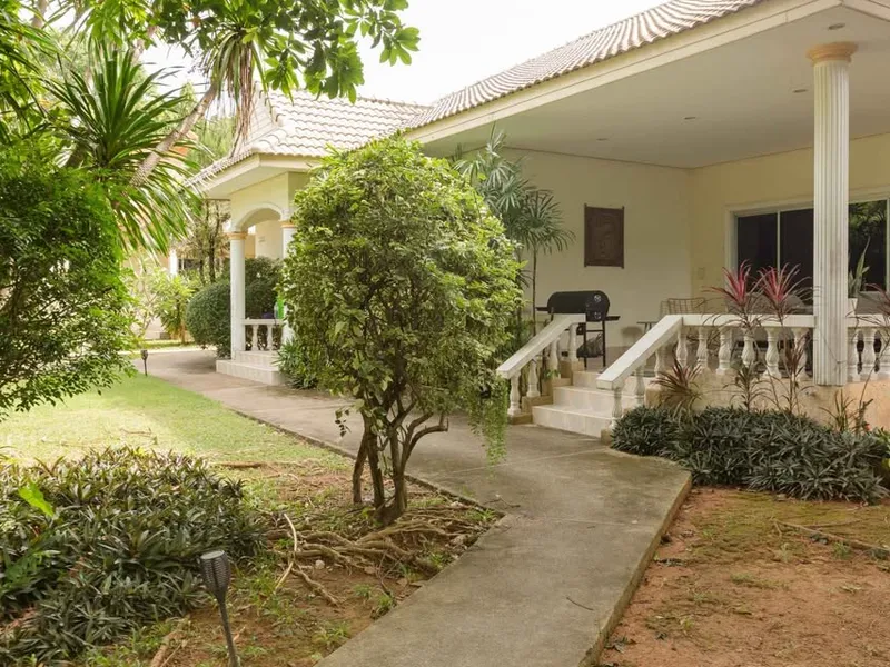 拉威两居别墅出租,带共享泳池和热带花园 - Rawai, Phuket - 主图