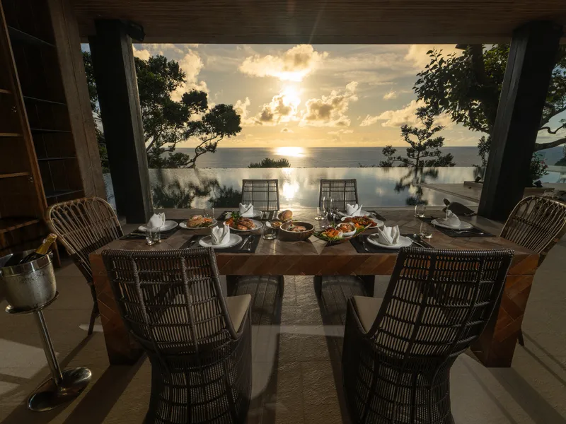 5-Bedroom Cliffside Infinity Pool Villa for Sale, Kamala, Freehold - Kamala, Phuket - Main photo
