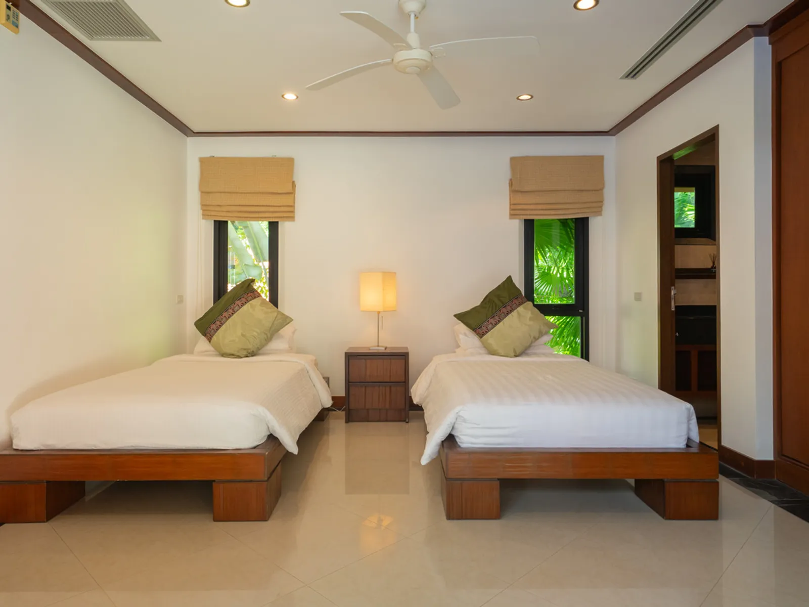 Baan Ton Sai, 4-Bedroom Thai-Balinese Villa for Rent, Nai Harn Baan Bua - Nai Harn, Phuket - Photo 35