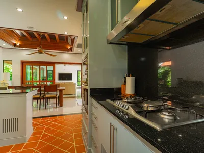 Baan Ton Sai, 4-Bedroom Thai-Balinese Villa for Rent, Nai Harn Baan Bua - Nai Harn, Phuket - Photo 19