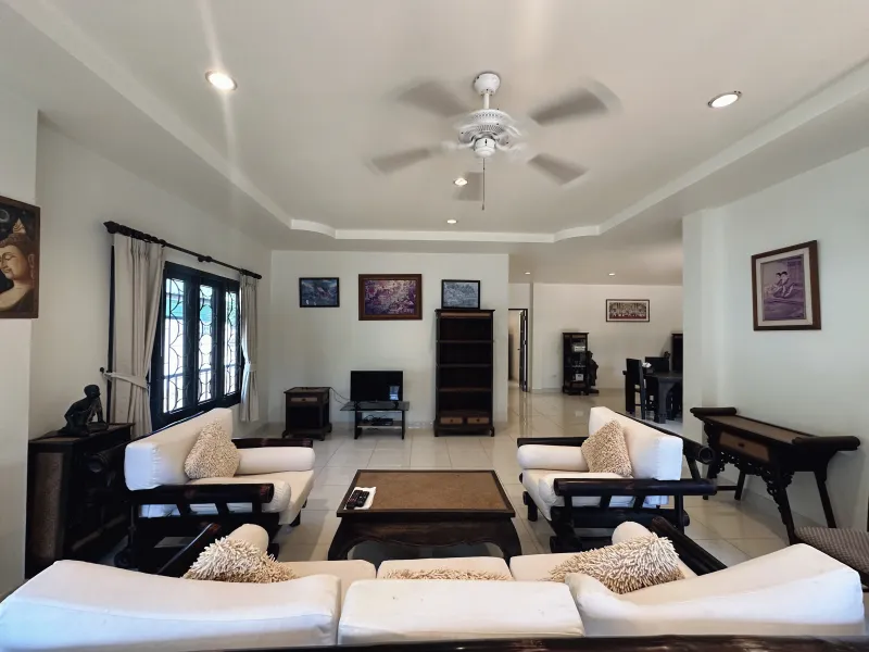 3-Bedroom Thai-Style Pool Villa on 1 Rai, Rawai, Freehold - Rawai, Phuket - Main photo