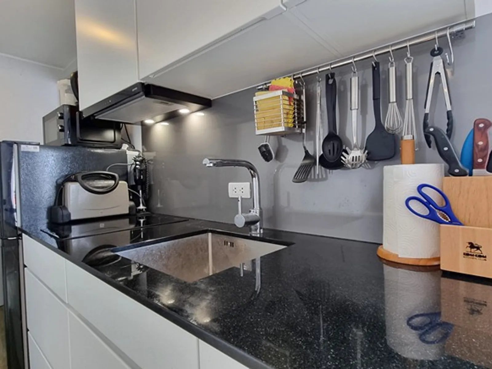 Tower Chalong, 1-Bedroom Freehold Condo for Sale, Reduced - Chalong, Phuket - Photo 4