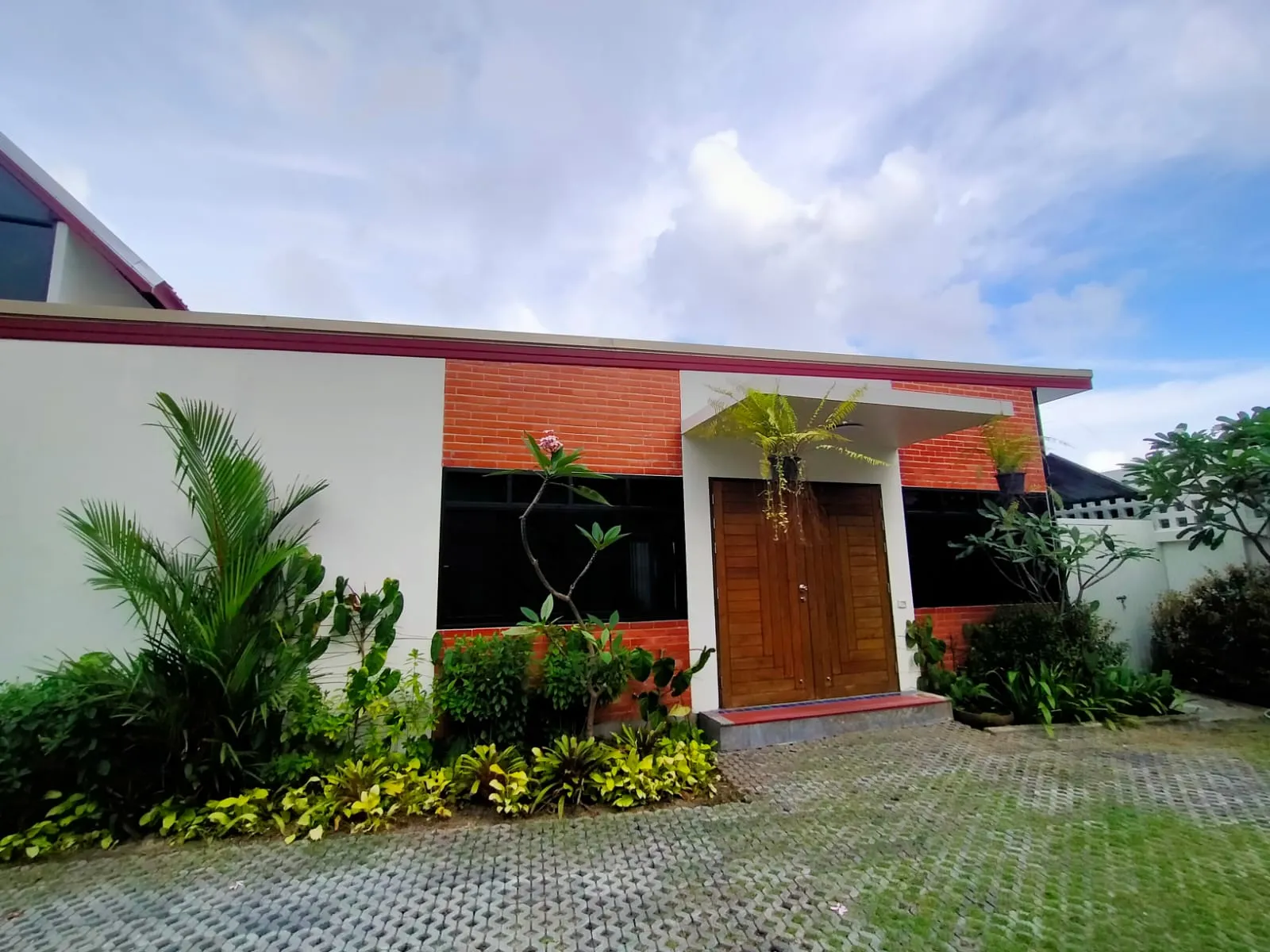 3-Bedroom Pool Villa for Rent, Peaceful Rawai - Rawai, Phuket - Photo 2