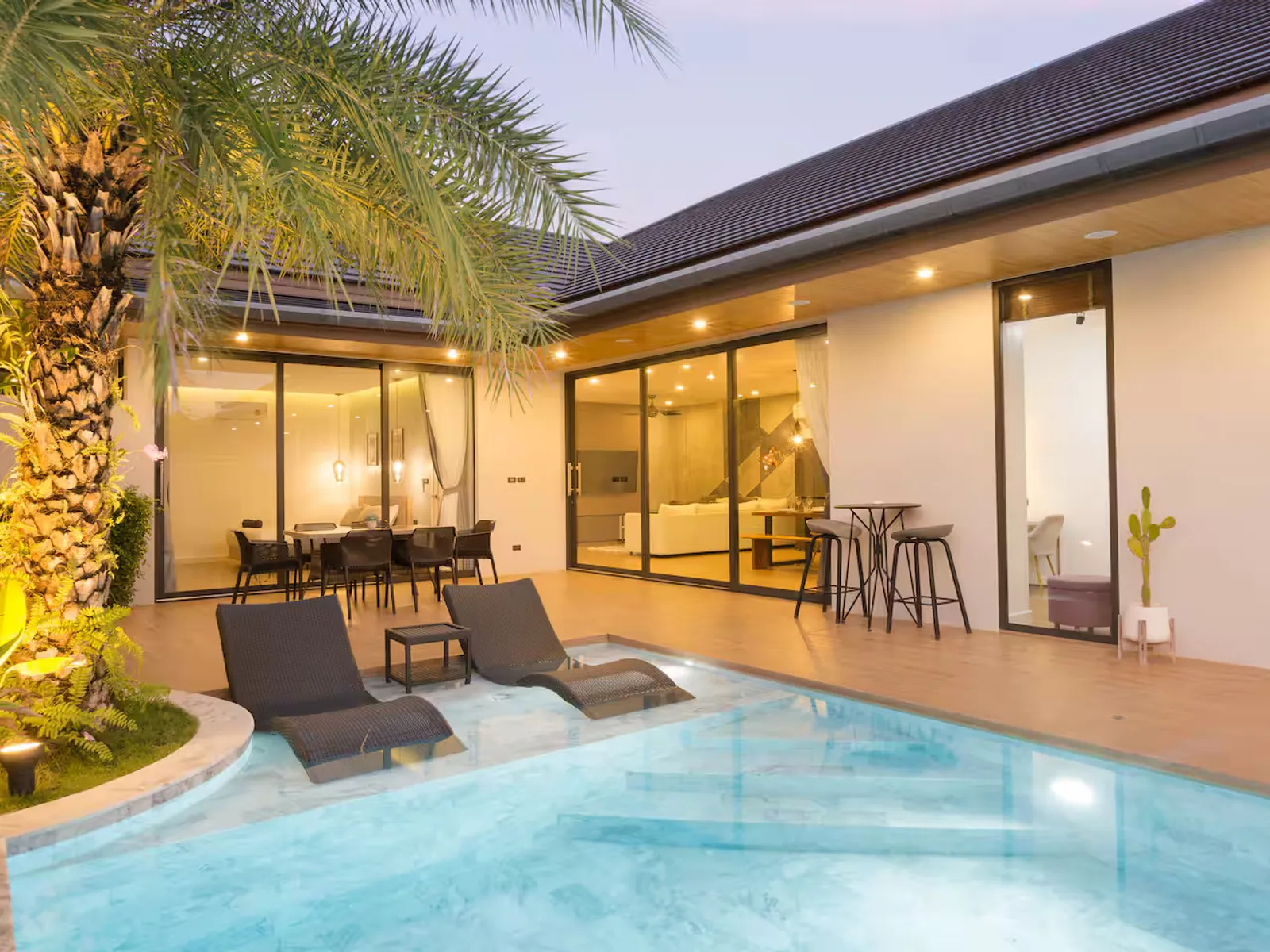 3-Bedroom Modern Pool Villa for Sale, Rawai, Freehold - Rawai, Mueang Phuket - Photo 1