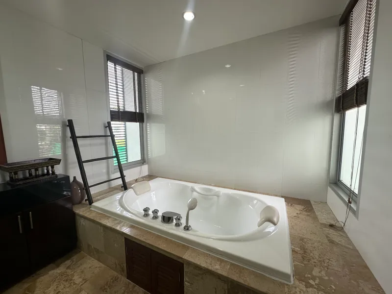 Chalong Villa avec piscine privée : 3 chambres, 3 salles de bain à louer - Chalong, Phuket - Photo principale