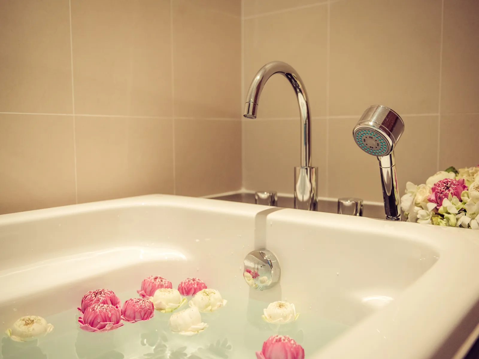 Lotus Gardens, 2-Bedroom Apartment for Sale, Layan - Layan, Phuket - Photo 16